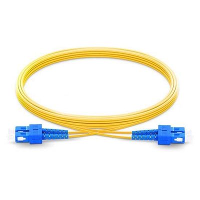 acheter Le câble à fibres blindées à patch de mode unique SC UPC à SC UPC Duplex 2,0 mm PVC OFNR 9/125 fabrication en ligne