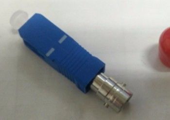 L'atténuateur hybride SC/UPC à ST/UPC La solution ultime pour les connexions en fibre optique